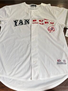 White Yankees Button-Up Jersey Shirt - Team Logo